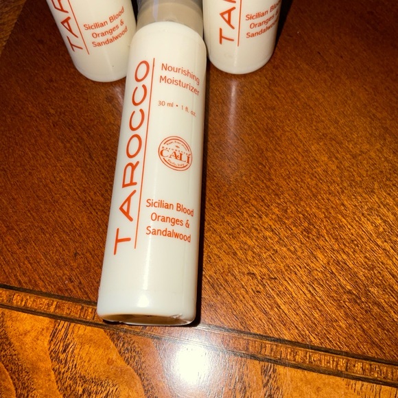Tarocco Cali Nourishing Moisturizing Lotion 7 Bottles Travel Size 30ml 1 oz ea - Picture 4 of 6
